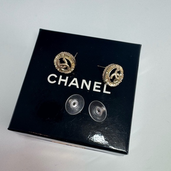 ‼️SOLD‼️ Authentic CHANEL Champagne Gold Logo Circle Earrings with Crystals - Picture 2 of 3